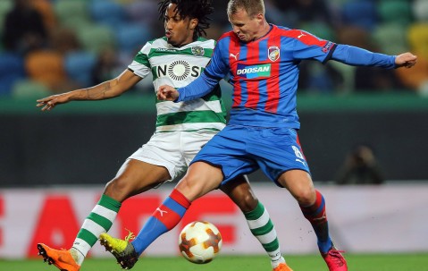 爱游戏体育在线 -关于冲刺阶段埃因霍温防线松动：德国杯节点到来，管理层满意，临场指挥获称赞的信息