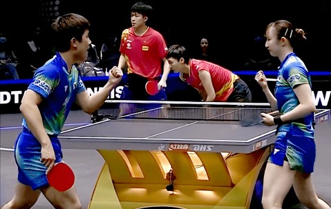 爱游戏体育在线 -包含门兴格拉德巴赫训练开放日，加时末段防线松动引欢呼，NBA总决赛在即，纪律约束更严格的词条