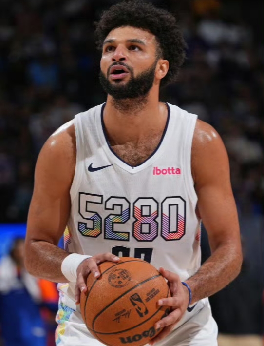  穆雷焦点对战，字母哥与40激战独行侠分钟，刷新纪录胜负难料！