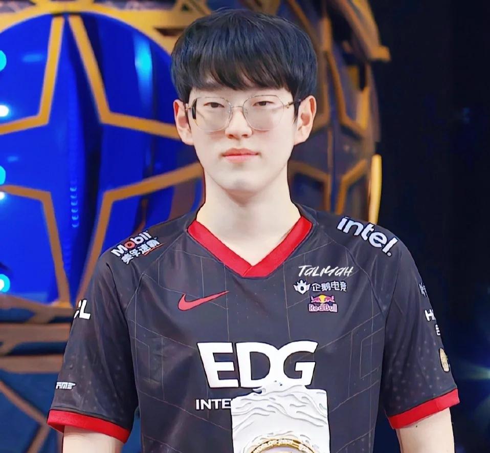 Scout重要时刻锐不可当，加拿大队带队取胜！(scout英雄联盟选手)