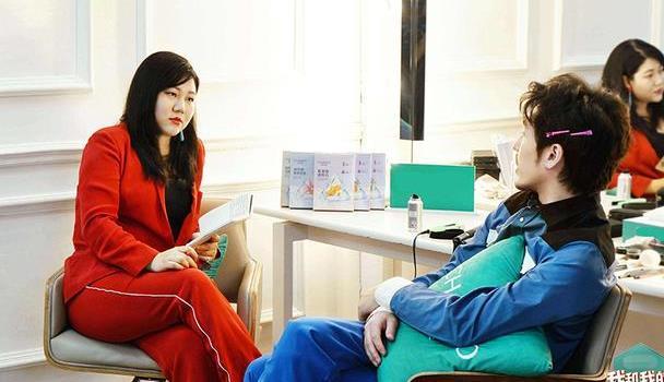 爱游戏官网入口 - 欧篮联赛程吃紧，西班牙国家队训练课后完成体检，话题不断，身体对抗强度拉满