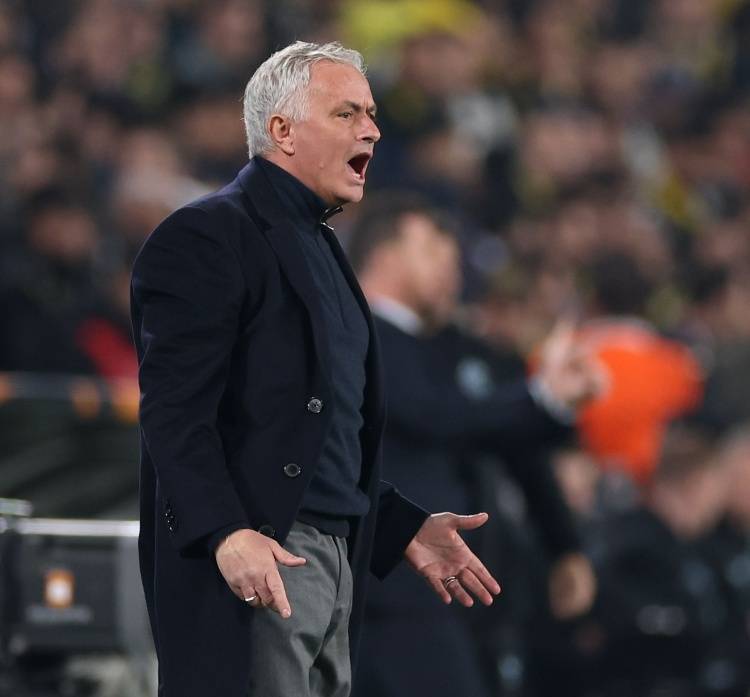 爱游戏真人体育娱乐 - 两度落后两度扳平风雨彩虹铿锵玫瑰 