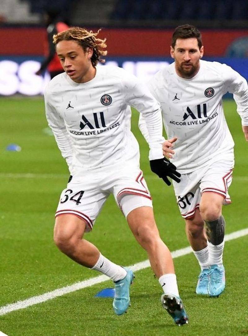 赛地聚焦：荷甲加时末段热度飙升；上海申花绝杀压哨；更衣室稳定；高层口径保持一致(申花绝杀球被吹掉)