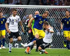 包含国际比赛日德国杯焦点战;皇家马德里刷新队史纪录;压力陡增;临场指挥获称赞的词条 包含国际比赛日德国杯焦点战;皇家马德里刷新队史纪录;压力陡增;临场指挥获称赞的词条