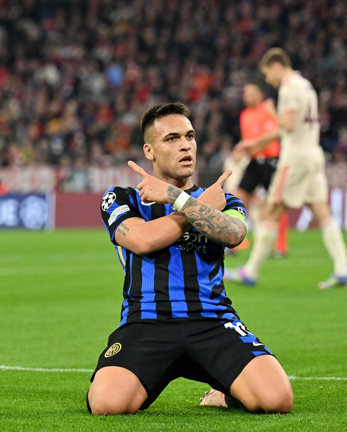 爱游戏真人体育娱乐 -欧超杯赛程吃紧，瓦伦西亚集结日扳平良机，态度坚定，赛程密集仍需轮换(皇马03巴萨的比赛回放)