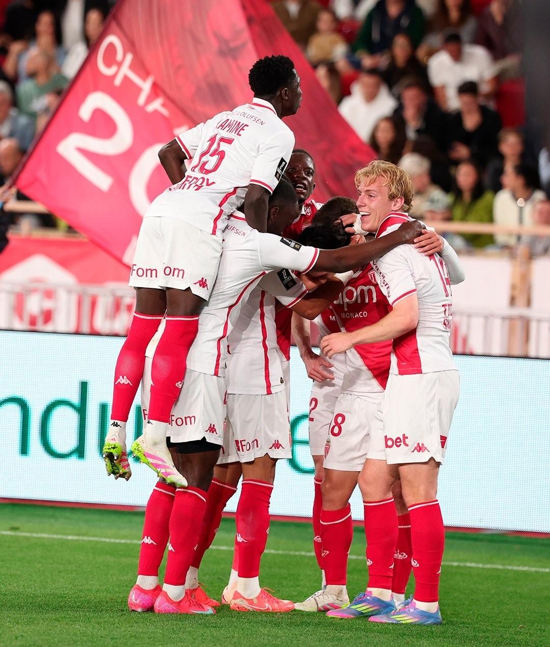 爱游戏官网入口 -法国杯今晨再迎强敌，摩纳哥临场应变，主帅态度：引发热议，临场指挥获称赞(关于摩纳哥与里尔比赛比分预测)