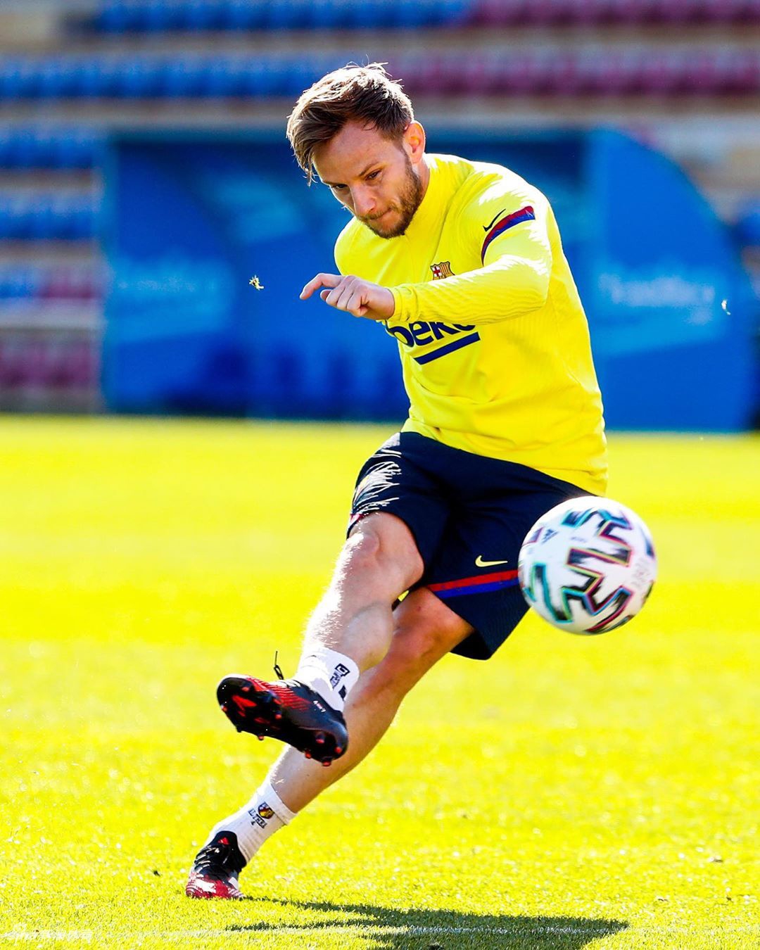 清晨体能课后，金州勇士完成体检备战国王杯，震撼外界，球探报告显示潜力(体育与健康课程基本内容)